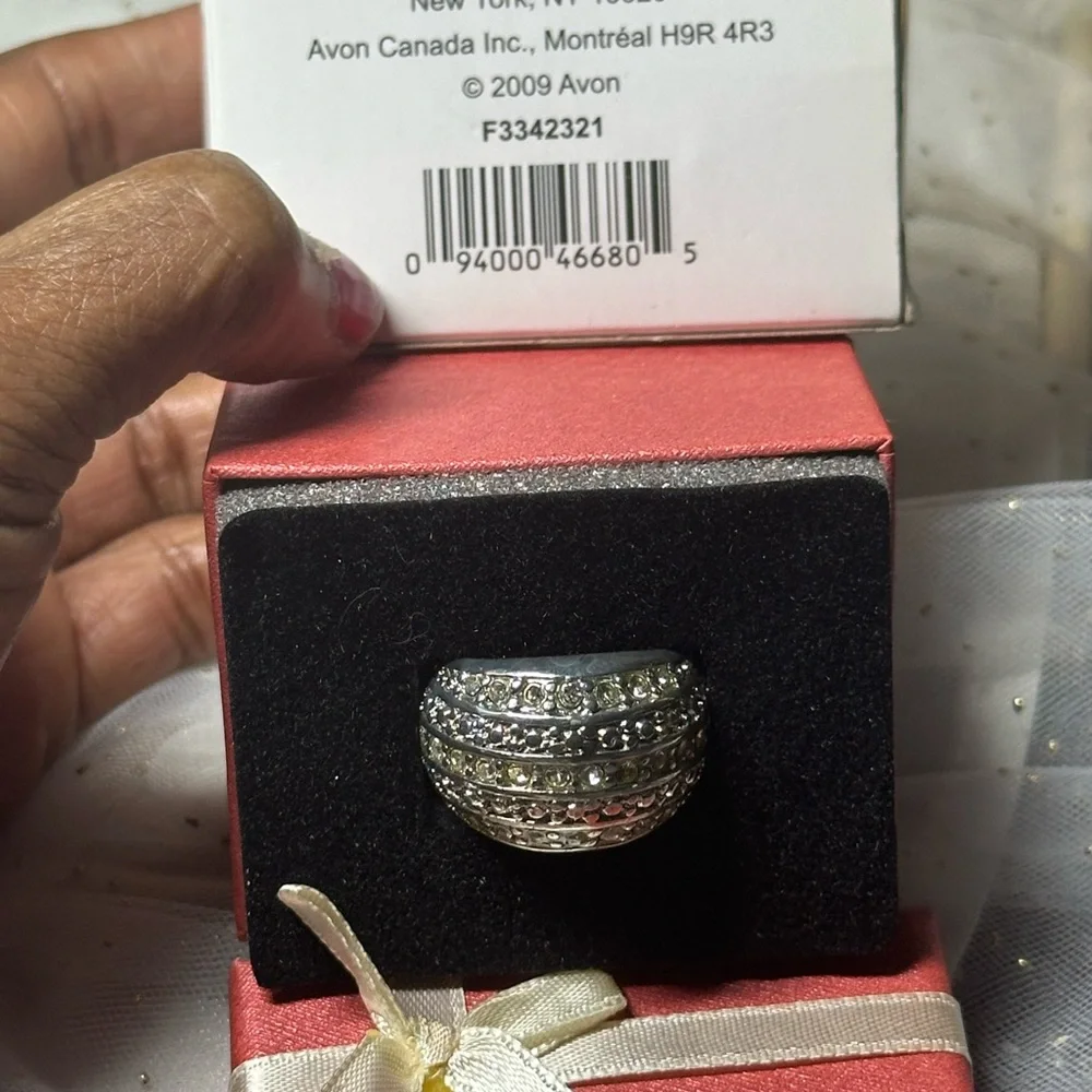 Avon Vintage Day to Night Silver tone Rhinestone Dome Ring - Picture 8 of 16